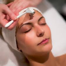 Private: Derma-Roller-Treatment-in-Dubai-2.jpg